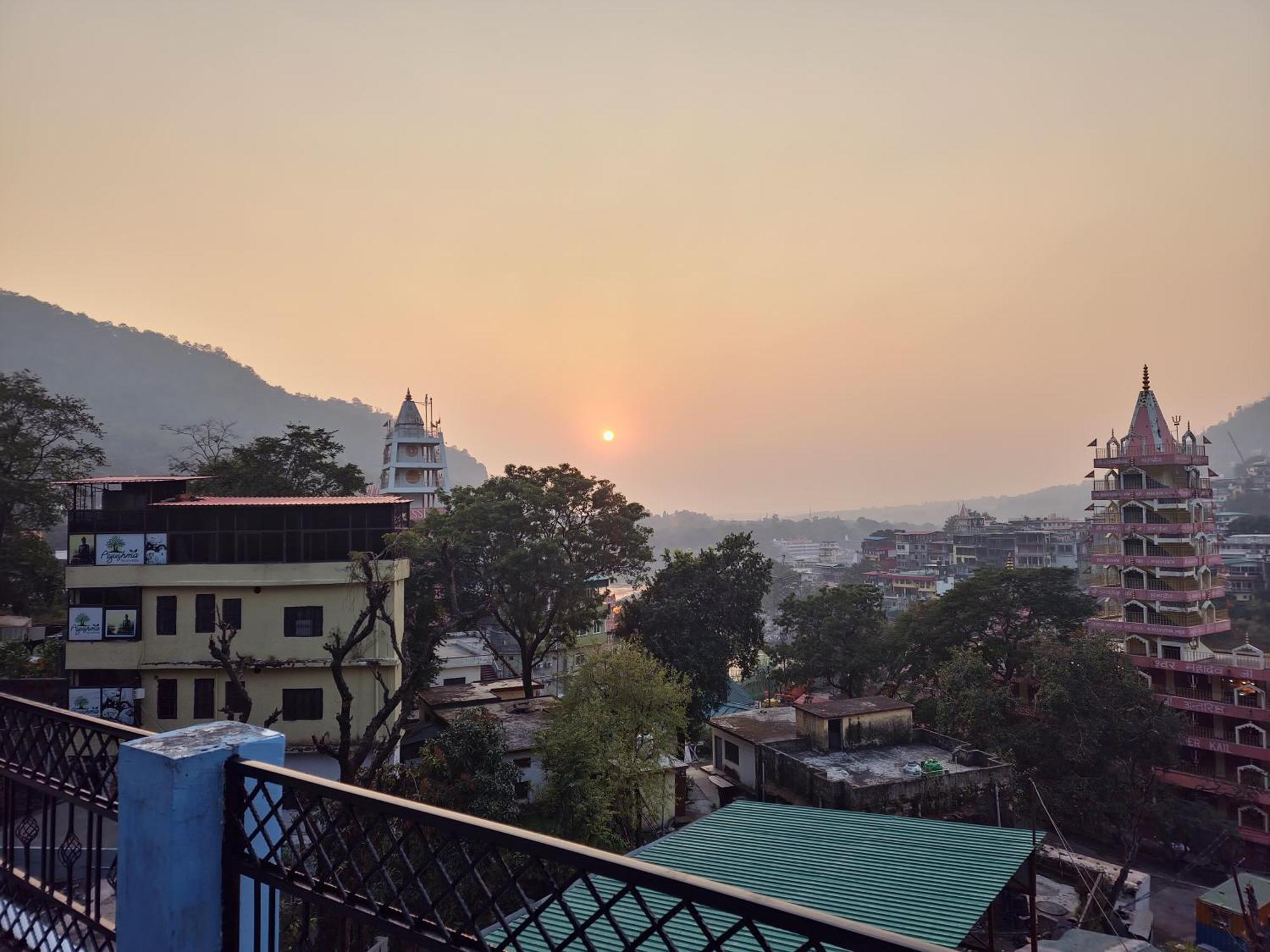 Karwaan Homestay Rishīkesh Buitenkant foto