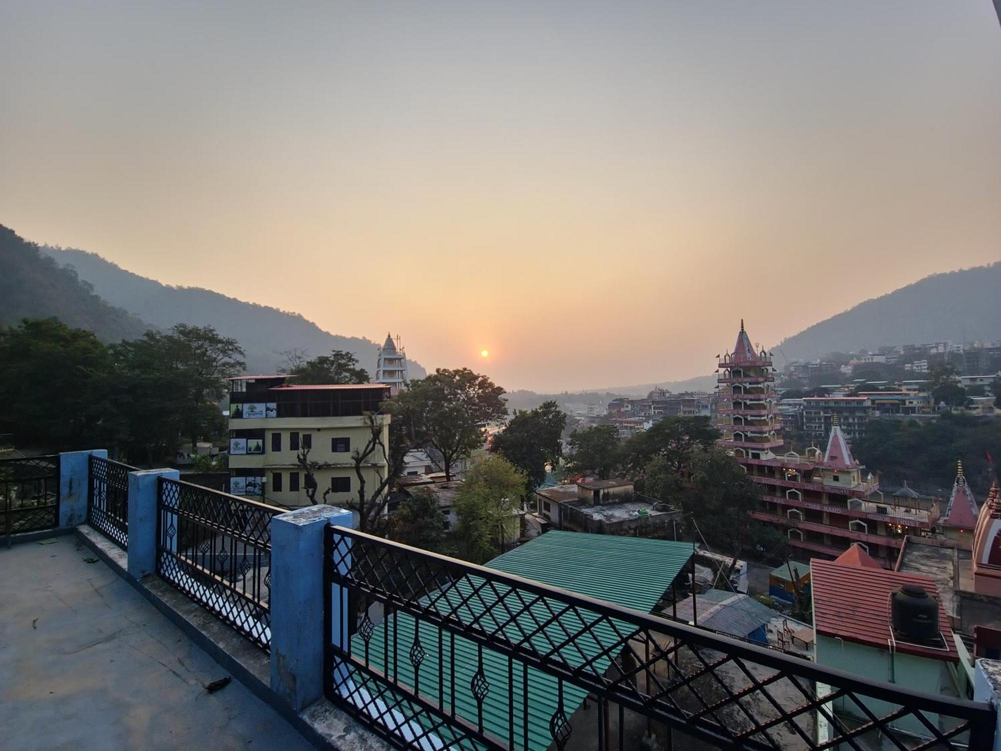 Karwaan Homestay Rishīkesh Buitenkant foto